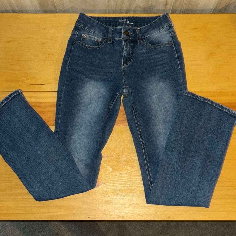 Book Cut Jeans
